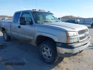 2005 Chevrolet Silverado 1500 Z71 with VIN 1GCEK19B75E145945, listed as a IAAI auction lot 41750848 with 249,538 mi miles. Bid and sale history available at carsss.com. Image 1.