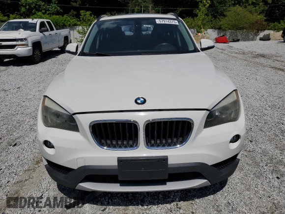 2014 BMW X1 xDrive28i z VIN WBAVL1C57EVY10873, wystawiony jako Copart lot #57914375 z przebiegiem 114 153 mil mil oraz Szkody całkowita. Historia ofert i sprzedaży dostępna na DreamBid. Obrazek 5.