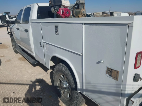 2017 Ram 2500 Tradesman с VIN 3C6TR5HT8HG737959, выставлен на аукционе IAAI как лот 41591328 с пробегом 240 260 миль миль и . История ставок и продаж доступна на DreamBid. Изображение 3.