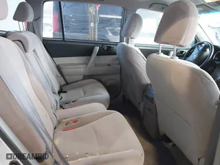 2009 Toyota Highlander with VIN JTEES41AX92141184, listed as a IAAI auction lot 41397140 with 263,056 mi miles. Bid and sale history available at carsss.com. Image 8.