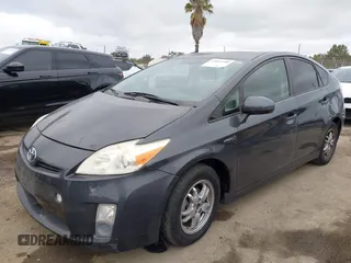 2010 Toyota Prius II with VIN JTDKN3DU1A0150564, listed as a IAAI auction lot 42033500 with 261,771 mi miles. Bid and sale history available at carsss.com. Image 2.