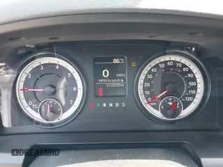 2016 Ram 1500 Tradesman z VIN 1C6RR7KG3GS305742, wystawiony jako IAAI lot #42548001 z przebiegiem 313 235 mil mil oraz . Historia ofert i sprzedaży dostępna na DreamBid. Obrazek 7.