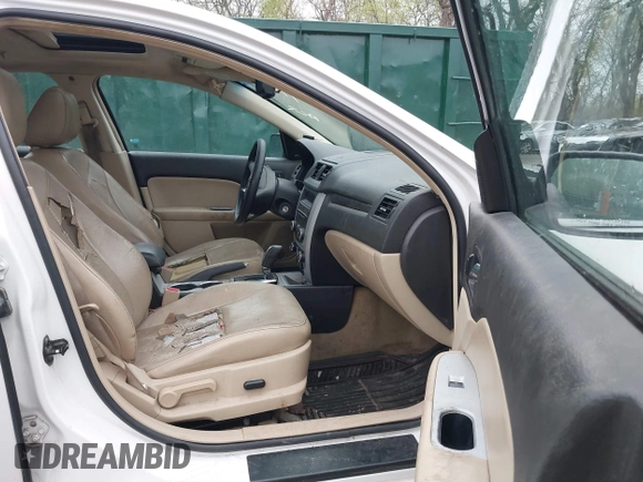 2010 Mercury Milan Premier with VIN 3MEHM0JG5AR642233, listed as a IAAI auction lot 41965141 with 267,056 mi miles and . Bid and sale history available at DreamBid. Image 5.