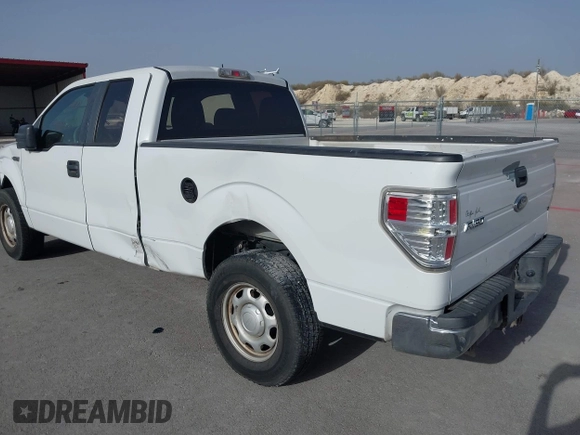 2010 Ford F-150 XL with VIN 1FTEX1CW1AKE21903, listed as a IAAI auction lot 41658076 with 276,008 mi miles. Bid and sale history available at carsss.com. Image 3.
