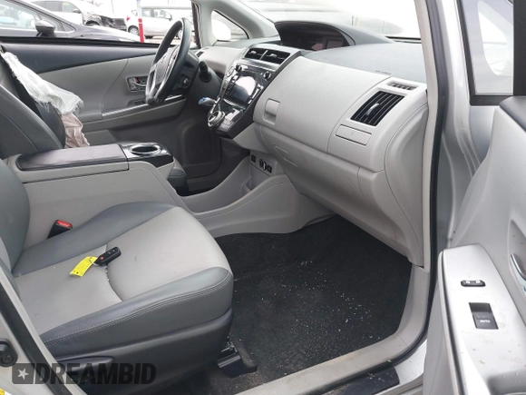 2015 Toyota Prius Two with VIN JTDZN3EU8FJ025687, listed as a IAAI auction lot 41813893 with 81,264 mi miles and . Bid and sale history available at DreamBid. Image 5.