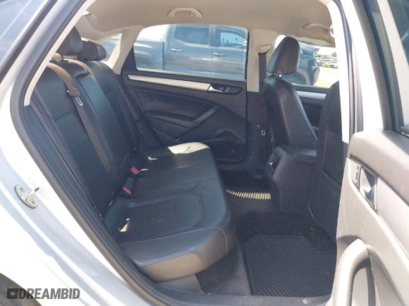 2015 Volkswagen Passat 1.8T Wolfsburg Ed with VIN 1VWAT7A37FC045499, listed as a IAAI auction lot 42020337 with 171,804 mi miles. Bid and sale history available at carsss.com. Image 8.