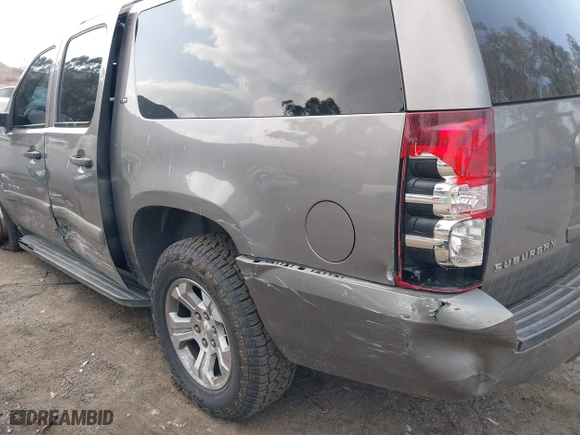 2007 Chevrolet Suburban LT with VIN 3GNFC16007G191138, listed as a IAAI auction lot 41425886 with 150,250 mi miles. Bid and sale history available at carsss.com. Image 13.