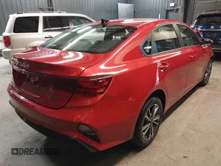2022 Kia Forte LXS z VIN 3KPF24AD7NE497091, wystawiony jako IAAI lot #41894884 z przebiegiem 36 451 mil mil oraz . Historia ofert i sprzedaży dostępna na DreamBid. Obrazek 4.