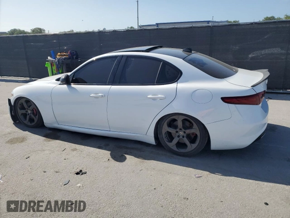 2017 Alfa Romeo Giulia Ti z VIN ZARFAECN9H7561897, wystawiony jako Copart lot #52735005 z przebiegiem 63 586 mil mil oraz Tytuł czysty. Historia ofert i sprzedaży dostępna na DreamBid. Obrazek 2.