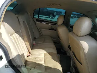 2006 Lincoln Town Car Signature z VIN 1LNHM81W26Y600713, wystawiony jako Copart lot #56341385 z przebiegiem Nie podano mil oraz Szkoda całkowita • Salvage title. Historia ofert i sprzedaży dostępna na DreamBid. Obrazek 10.