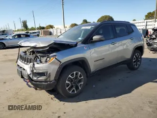 2020 Jeep Compass Trailhawk z VIN 3C4NJDDB9LT106573, wystawiony jako Copart lot #47480195 z przebiegiem 87 935 mil mil oraz Nie do naprawy • Non repairable. Historia ofert i sprzedaży dostępna na DreamBid. Obrazek 1.