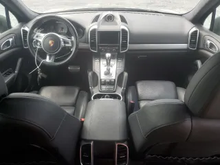 2014 Porsche Cayenne GTS с VIN WP1AD2A22ELA70950, выставлен на аукционе Copart как лот 48324015 с пробегом 75 310 миль миль и На запчасти • Non repairable. История ставок и продаж доступна на DreamBid. Изображение 8.
