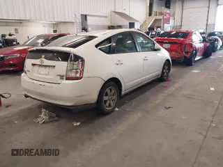 2004 Toyota Prius with VIN JTDKB20U540007016, listed as a IAAI auction lot 41762070 with 190,786 mi miles. Bid and sale history available at carsss.com. Image 4.