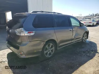 2020 Toyota Sienna SE with VIN 5TDXZ3DC0LS041739, listed as a Copart auction lot 64793874 with 4,776 mi miles and Clean Title. Bid and sale history available at carsss.com. Image 3.