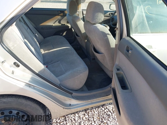 2004 Toyota Camry LE z VIN 4T1BE32K64U939657, wystawiony jako IAAI lot #42539274 z przebiegiem 271 429 mil mil oraz . Historia ofert i sprzedaży dostępna na DreamBid. Obrazek 8.