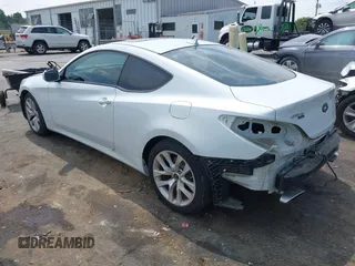 2013 Hyundai Genesis Coupe Premium z VIN KMHHT6KD1DU090069, wystawiony jako IAAI lot #42094630 z przebiegiem 86 294 mil mil oraz . Historia ofert i sprzedaży dostępna na DreamBid. Obrazek 3.