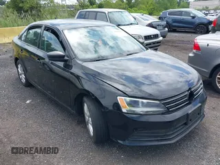 2015 Volkswagen Jetta SE with VIN 3VWD17AJ4FM238189, listed as a IAAI auction lot 42631257 with 92,561 mi miles and . Bid and sale history available at DreamBid. Image 1.