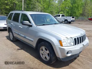 2007 Jeep Grand Cherokee Laredo with VIN 1J8GS48K47C516272, listed as a IAAI auction lot 42155035 with 181,132 mi miles. Bid and sale history available at carsss.com. Image 1.