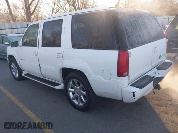 2000 Cadillac Escalade z VIN 1GYEK13R8YR146809, wystawiony jako IAAI lot #41753964 z przebiegiem 156 376 mil mil oraz . Historia ofert i sprzedaży dostępna na DreamBid. Obrazek 3.
