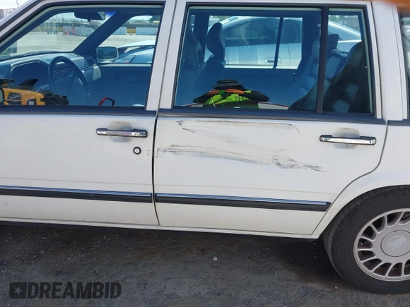 1993 Volvo 960 с VIN YV1KW9517P0010929, выставлен на аукционе IAAI как лот 42159784 с пробегом 246 735 миль миль и . История ставок и продаж доступна на DreamBid. Изображение 6.