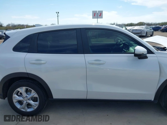 2024 Honda HR-V LX with VIN 3CZRZ1H36RM755403, listed as a IAAI auction lot 41677580 with 15,392 mi miles. Bid and sale history available at carsss.com. Image 14.