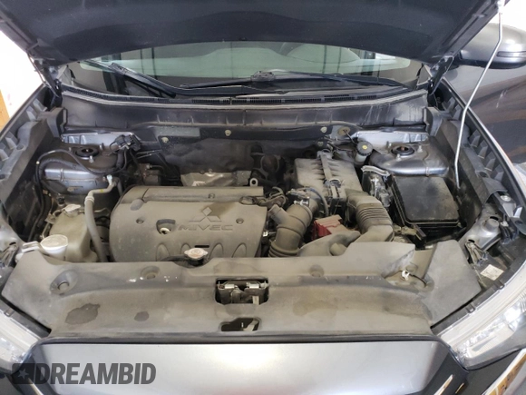 2019 Mitsubishi Outlander ES z VIN JA4AP3AU1KU017981, wystawiony jako Copart lot #60572435 z przebiegiem 111 931 mil mil oraz Czysty tytuł • Clean title. Historia ofert i sprzedaży dostępna na DreamBid. Obrazek 12.