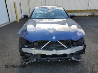 2019 BMW 3 Series 330i xDrive with VIN WBA5R7C50KAJ80327, listed as a Copart auction lot 69148042 with 32,805 mi miles. Bid and sale history available at carsss.com. Image 5.
