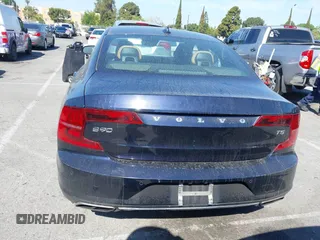 2017 Volvo S90 Momentum z VIN YV1102AK0H1012018, wystawiony jako IAAI lot #42014173 z przebiegiem 155 159 mil mil oraz . Historia ofert i sprzedaży dostępna na DreamBid. Obrazek 16.