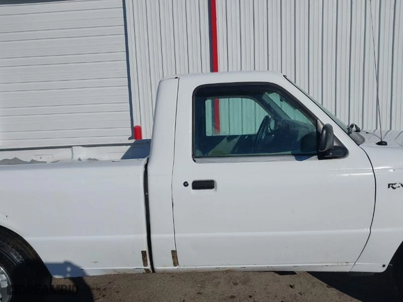 2000 Ford Ranger XL with VIN 1FTYR10V7YTA35140, listed as a IAAI auction lot 41269630 with 127,886 mi miles. Bid and sale history available at carsss.com. Image 14.