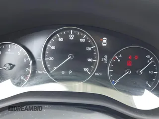2023 Mazda 3 S z VIN 3MZBPAAM2PM361827, wystawiony jako IAAI lot #42389609 z przebiegiem 17 697 mil mil oraz . Historia ofert i sprzedaży dostępna na DreamBid. Obrazek 7.