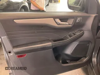 2021 Ford Escape SEL Hybrid z VIN 1FMCU9CZ7MUA83422, wystawiony jako IAAI lot #42743365 z przebiegiem 70 851 mil mil oraz . Historia ofert i sprzedaży dostępna na DreamBid. Obrazek 17.
