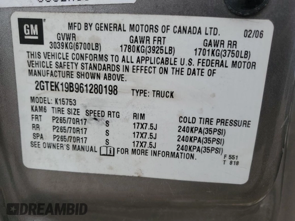 2006 GMC Sierra 1500 SLT z VIN 2GTEK19B961280198, wystawiony jako Copart lot #45174284 z przebiegiem 242 570 mil mil oraz Szkoda całkowita • Salvage title. Historia ofert i sprzedaży dostępna na DreamBid. Obrazek 12.