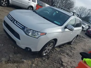2014 Mitsubishi Outlander SE z VIN JA4AZ3A3XEZ012593, wystawiony jako IAAI lot #41750923 z przebiegiem 187 182 mil mil oraz . Historia ofert i sprzedaży dostępna na DreamBid. Obrazek 2.