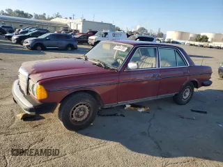 1983 Mercedes-Benz 300 with VIN WDBAB33A8DB029422, listed as a Copart auction lot 41494185 with 194,507 mi miles and Salvage Title. Bid and sale history available at carsss.com. Image 1.
