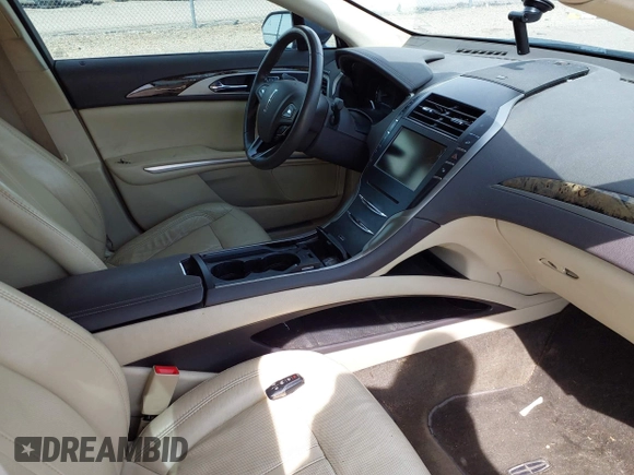 2013 Lincoln MKZ Hybrid with VIN 3LN6L2LU2DR821615, listed as a IAAI auction lot 42129870 with 137,833 mi miles. Bid and sale history available at carsss.com. Image 5.