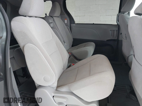 2017 Toyota Sienna LE Auto Access Seat с VIN 5TDKZ3DC4HS828226, выставлен на аукционе IAAI как лот 42283563 с пробегом 19 725 миль миль и . История ставок и продаж доступна на DreamBid. Изображение 8.
