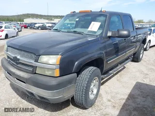 2004 Chevrolet Silverado 2500HD LT with VIN 1GCHK23204F221915, listed as a IAAI auction lot 41927609 with 209,729 mi miles. Bid and sale history available at carsss.com. Image 2.