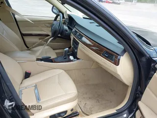 2011 BMW 3 Series 328i xDrive z VIN WBAPK7C56BA972088, wystawiony jako IAAI lot #42123166 z przebiegiem Nie podano mil oraz . Historia ofert i sprzedaży dostępna na DreamBid. Obrazek 5.