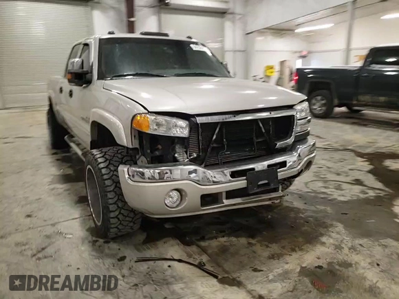 2005 GMC Sierra 2500HD SLT z VIN 1GTHK23275F945912, wystawiony jako Copart lot #84298424 z przebiegiem 241 490 mil mil oraz Szkoda całkowita • Salvage title. Historia ofert i sprzedaży dostępna na DreamBid. Obrazek 10.