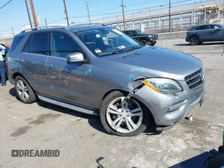 2013 Mercedes-Benz M with VIN 4JGDA5HB9DA235137, listed as a IAAI auction lot 42018748 with 140,837 mi miles. Bid and sale history available at carsss.com. Image 1.