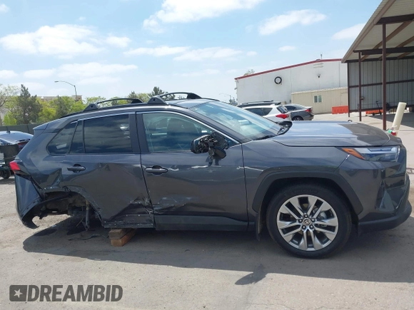 2023 Toyota RAV4 XLE Premium z VIN 2T3C1RFV4PW274552, wystawiony jako IAAI lot #42105989 z przebiegiem 37 301 mil mil oraz . Historia ofert i sprzedaży dostępna na DreamBid. Obrazek 12.
