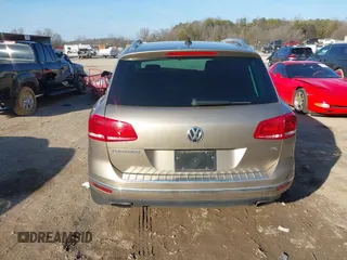 2016 Volkswagen Touareg Sport with VIN WVGEF9BP0GD003241, listed as a IAAI auction lot 41498797 with 90,141 mi miles and . Bid and sale history available at DreamBid. Image 16.