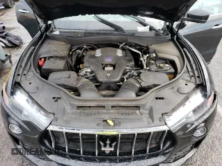 2020 Maserati Levante S z VIN ZN661YUA6LX344595, wystawiony jako Copart lot #82398973 z przebiegiem 71 764 mil mil oraz . Historia ofert i sprzedaży dostępna na DreamBid. Obrazek 12.