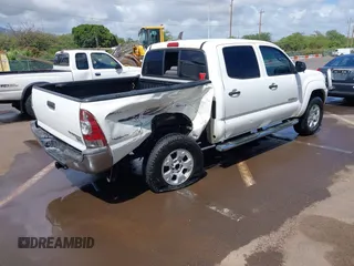 2014 Toyota Tacoma PreRunner with VIN 5TFJX4GN4EX032845, listed as a IAAI auction lot 41915723 with 163,978 mi miles and . Bid and sale history available at DreamBid. Image 4.