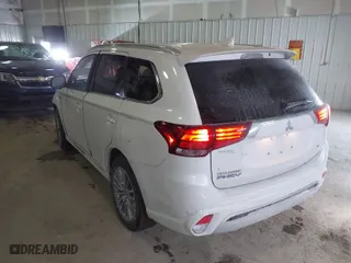 2020 Mitsubishi Outlander PHEV SEL with VIN JA4J24A55LZ008945, listed as a IAAI auction lot 41632264 with 87,133 mi miles. Bid and sale history available at carsss.com. Image 3.