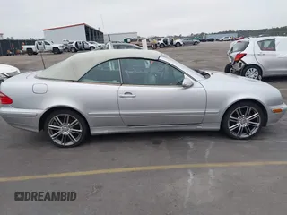 2001 Mercedes-Benz CLK 320 z VIN WDBLK65G81T083711, wystawiony jako IAAI lot #41197334 z przebiegiem 215 544 mil mil oraz . Historia ofert i sprzedaży dostępna na DreamBid. Obrazek 13.