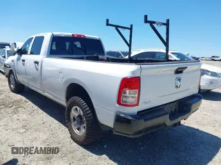 2021 Ram 2500 Tradesman с VIN 3C6UR4HJXMG674094, выставлен на аукционе IAAI как лот 42198782 с пробегом 94 970 миль миль и . История ставок и продаж доступна на DreamBid. Изображение 3.