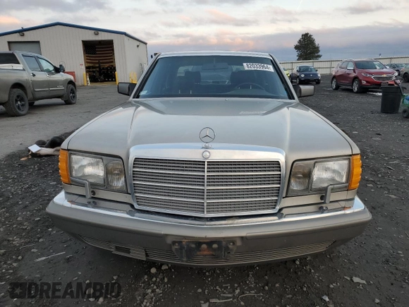 1986 Mercedes-Benz 560 with VIN WDBCA39DXGA239219, listed as a Copart auction lot 82033964 with 181,031 mi miles and Clean Title. Bid and sale history available at DreamBid. Image 5.