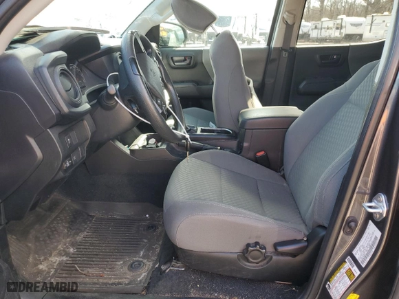 2022 Toyota Tacoma 4WD SR with VIN 3TYCZ5AN6NT086840, listed as a Copart auction lot 46793115 with 34,337 mi miles and Salvage Title. Bid and sale history available at carsss.com. Image 7.
