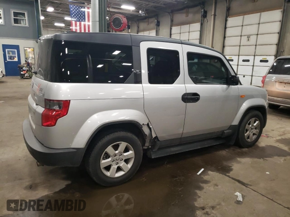 2010 Honda Element EX with VIN 5J6YH1H70AL005440, listed as a Copart auction lot 82518044 with 38,438 mi miles and Salvage Title. Bid and sale history available at DreamBid. Image 3.
